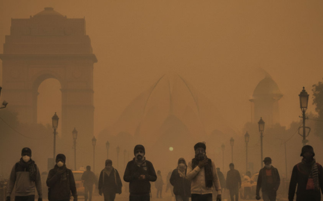 दिल्ली के प्रदूषण का ‘खलनायक’ PM2.5, जो बच्चों के फेफड़ों को 40% तक पहुँचाता है नुकसान: स्टडी