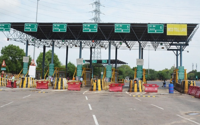 Toll Plaza News: देश के 400 टोल प्लाजा हो सकते हैं बैरियर-मुक्त, बिना रुके कटेगा FASTag से टोल